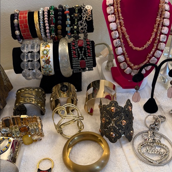 Come dig with me.  Unlisted gorgeousness in every price range. - Picture 5 of 17